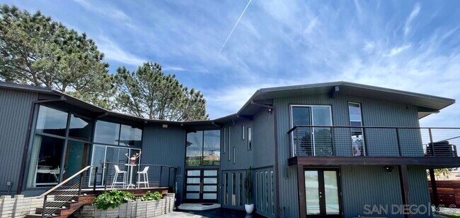 Building Photo - 1035 Klish Way