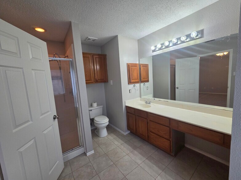 Building Photo - 3304 Sparta Dr