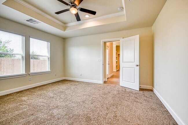 Building Photo - 3100 Pebble Pond Dr