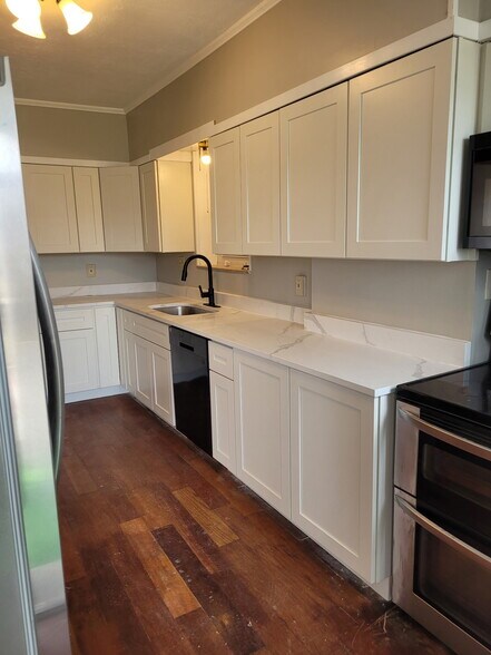 Building Photo - 4738 Friendship Ave