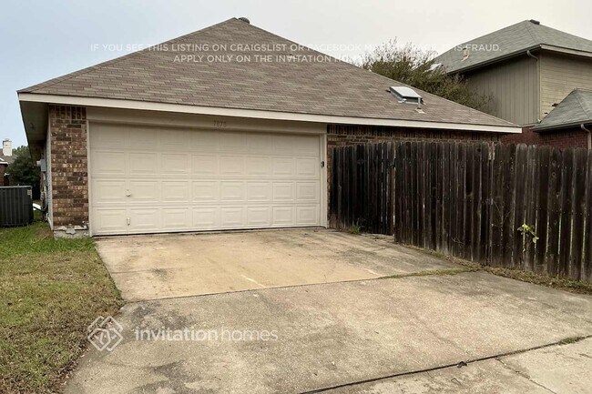 Building Photo - 7878 Squire Ln