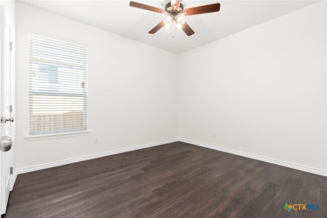 Building Photo - 5200 Rose Petal Ct
