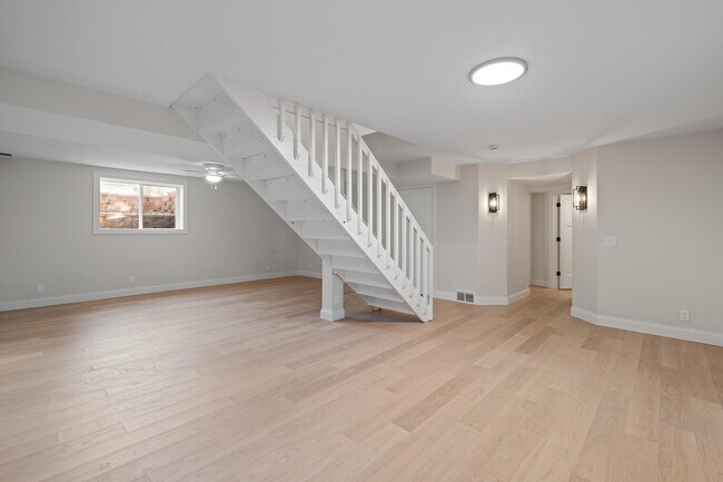 Building Photo - 1018 Bonnie Brae Ln