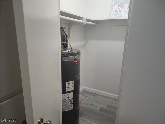 Building Photo - 559 San Pablo Dr