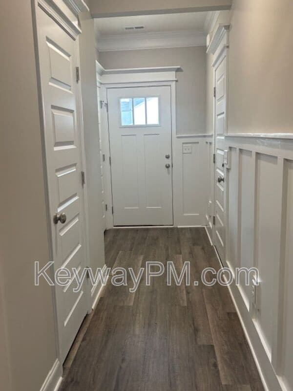 Building Photo - 2040 Denmark Ave SE