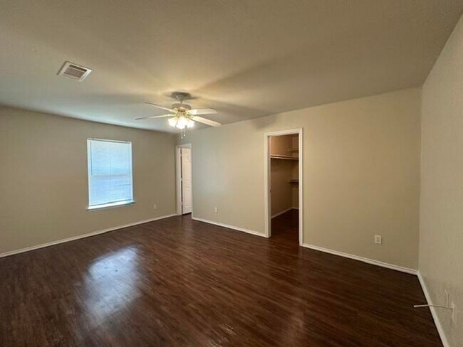 Building Photo - 4300 Larry Don Ln