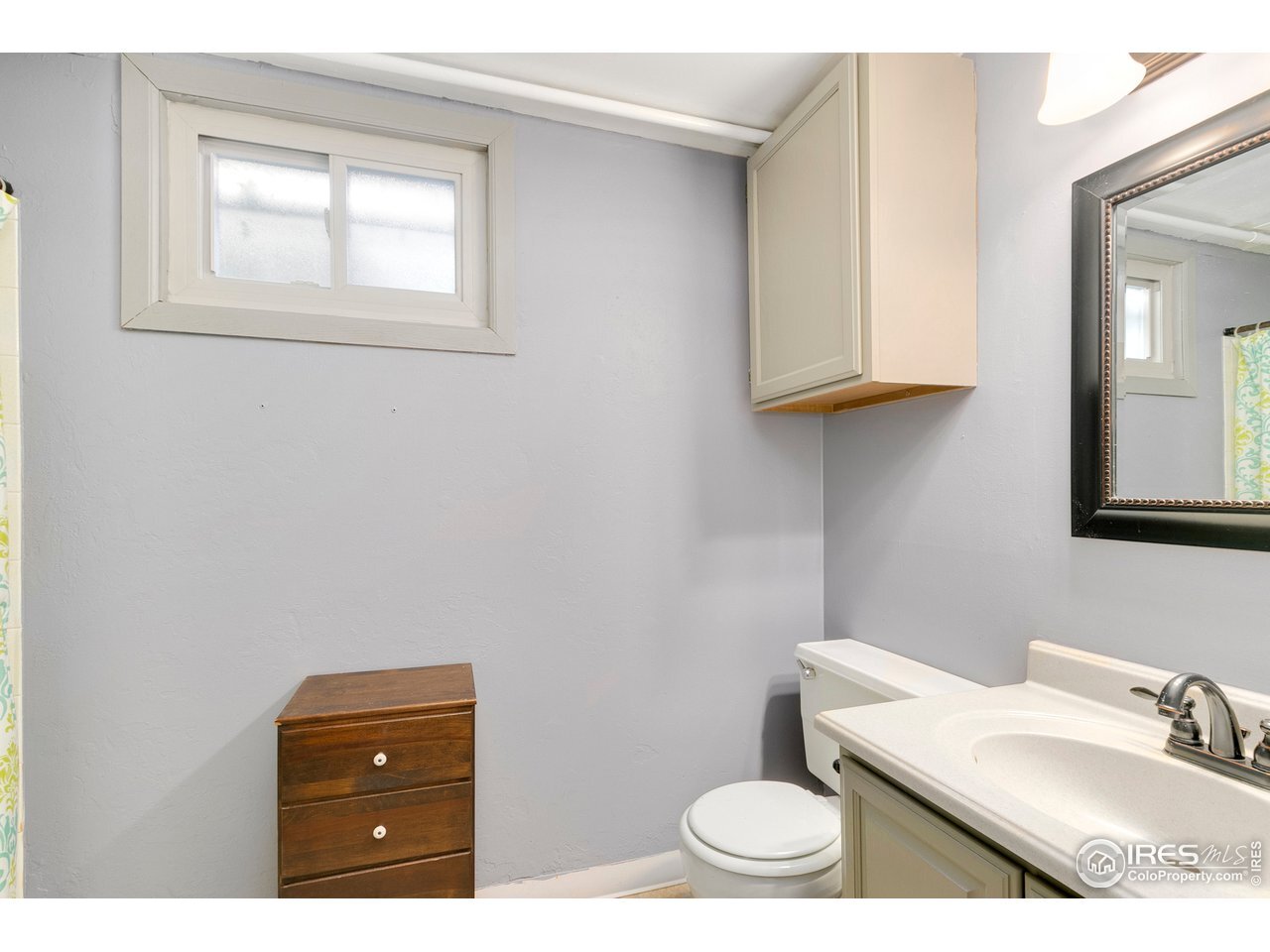 Bath 2 with tub (not shown) - 1712 W Prospect Rd