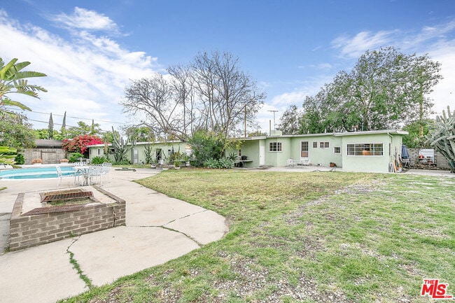 Building Photo - 7854 Goll Ave