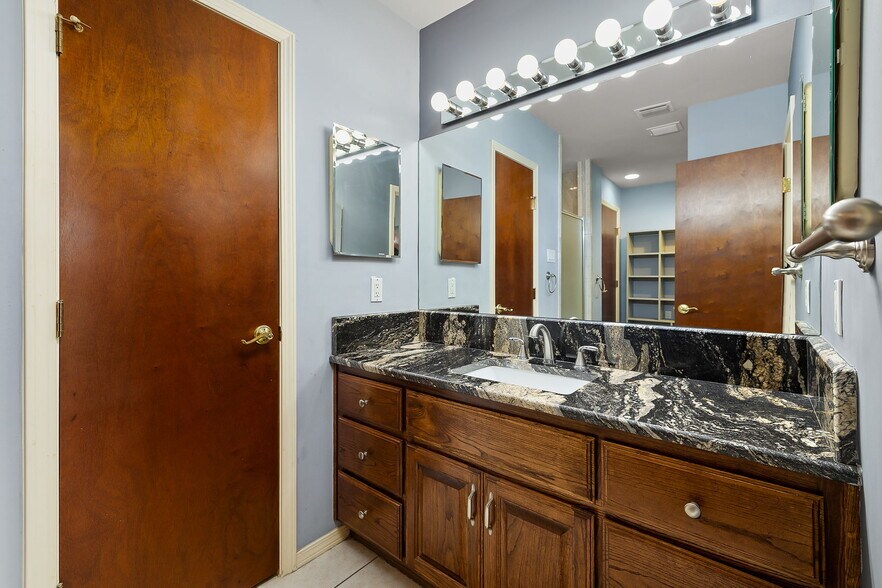 Building Photo - 4800 Mile 6 Rd