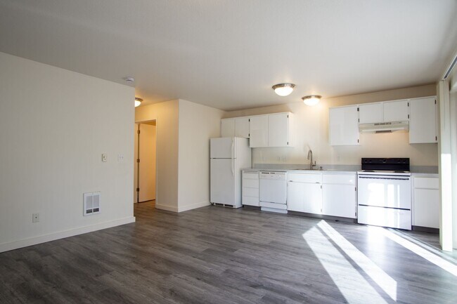 Building Photo - Garden Level 1 Bdr w/ Private Patio & $600 OFF!