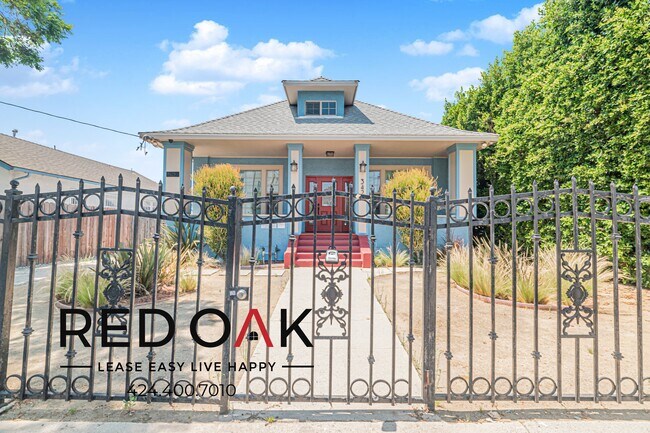 Building Photo - 3425 Walton Ave