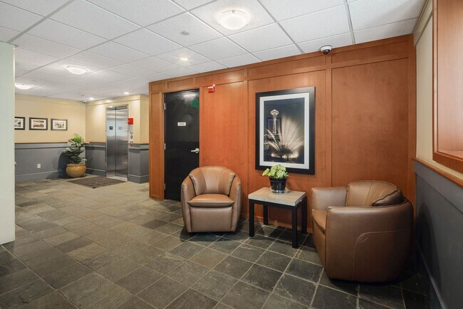 Building Photo - 701 1st Ave N