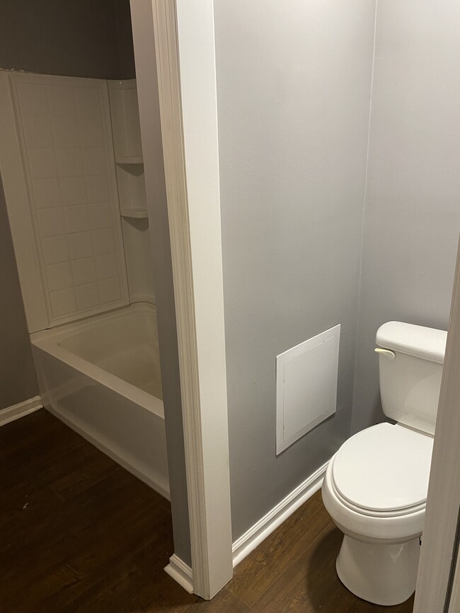 Building Photo - 4008 Knud Dr