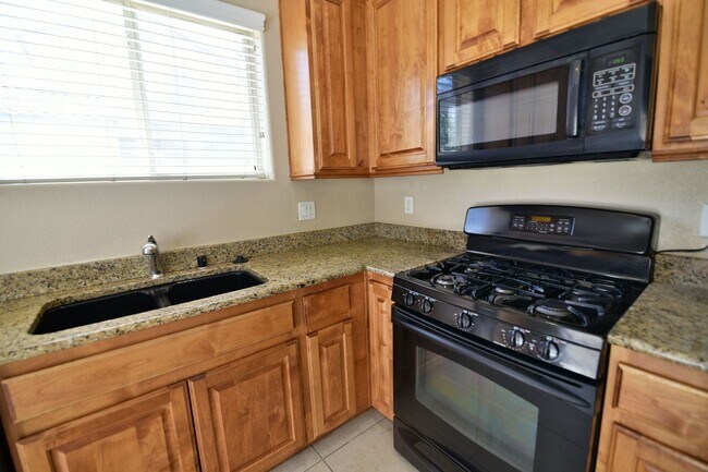 Building Photo - Beautiful 4BED/3BATH/CAR home located in SW Las Vegas! -Enjoy Rent-Free Holidays!