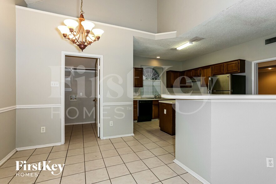 Building Photo - 2329 Bent Brook Dr