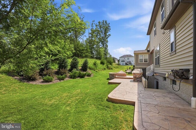 Building Photo - 428 Alder Dr