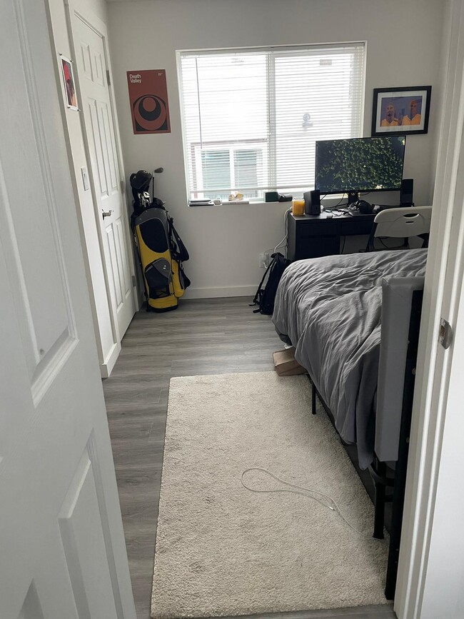 Building Photo - 2624 Regent St