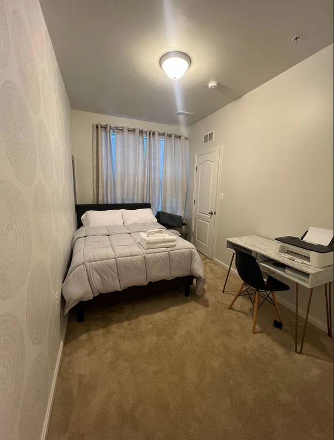 Building Photo - 3728 Foote St NE