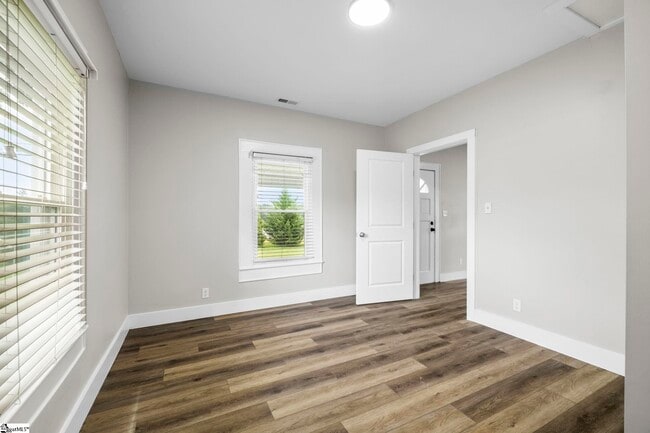 Building Photo - 2811 Locust Hill Rd