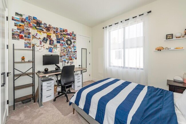 Building Photo - 1858 Upland Dr