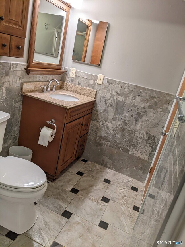 Building Photo - 95 -2B Woodsedge Dr