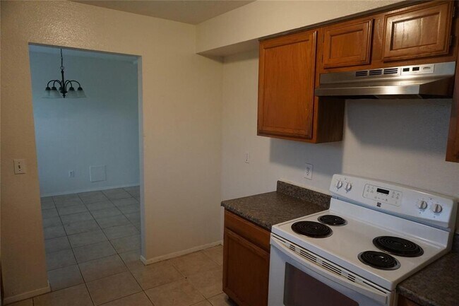 Building Photo - 2790 Tallowood