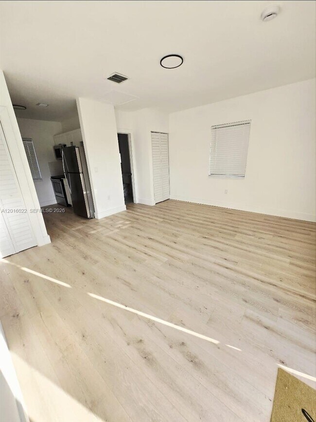 Building Photo - 801 NW 75th St