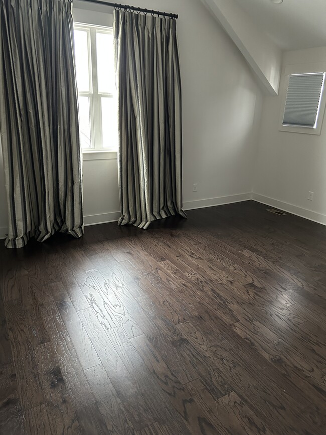 Building Photo - 606 Centerpoint Ln