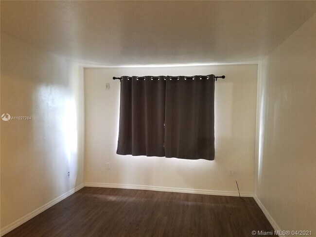 Building Photo - 7851 Miller Dr