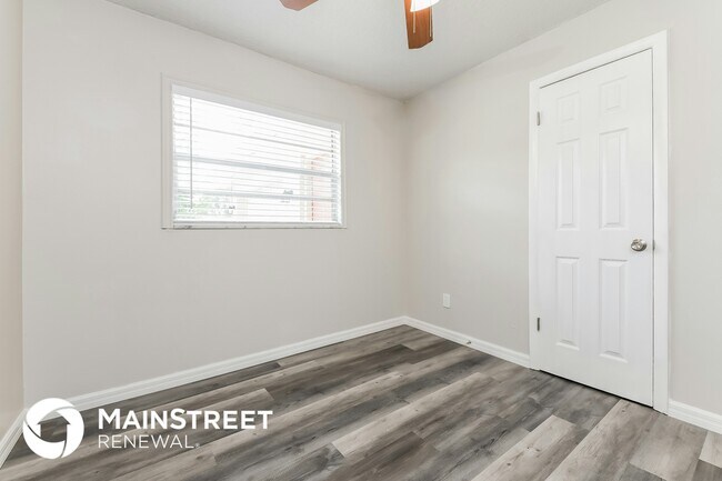 Building Photo - 4485 Canna Dr