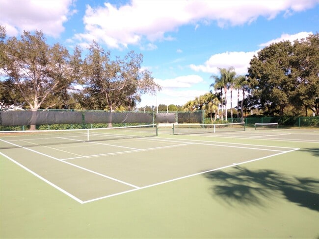 Building Photo - Annual Furnished - Attractive 2 Bedroom 2 Bathroom Plus a Den Condo with 2nd floor Reserve View!