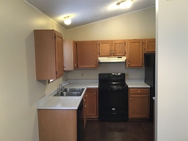 Building Photo - 1687 Deer Run Dr