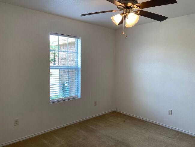 Building Photo - 1809 Liberty Hill Dr