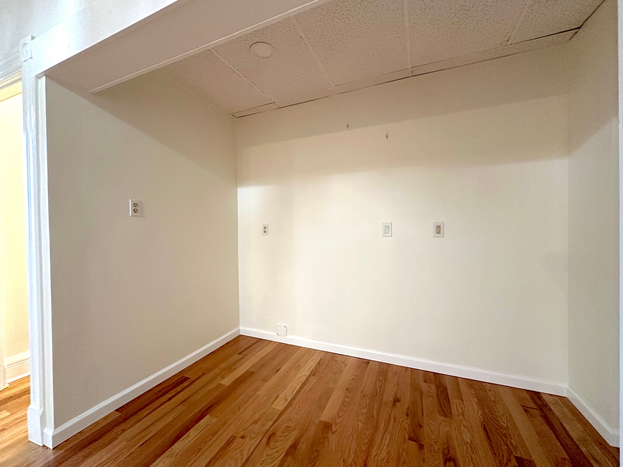 Building Photo - 152 Grand St