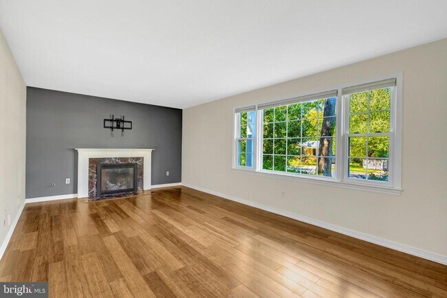 Building Photo - 6805 Reynard Dr