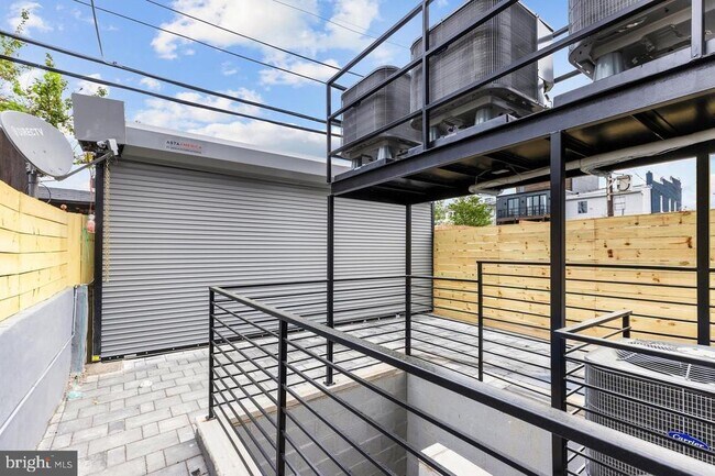 Building Photo - 3923 14th St NW