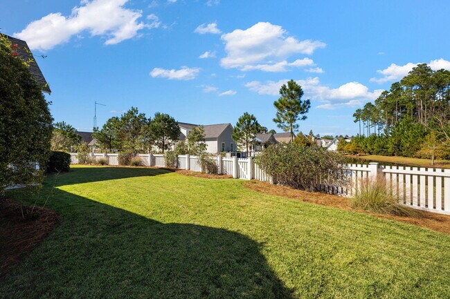 Building Photo - 141 Sandchase Cir