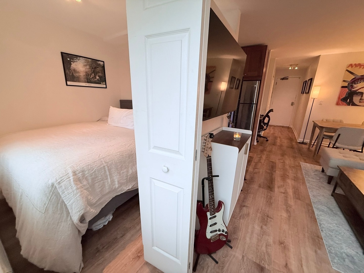 Building Photo - 3033 N Sheridan Rd