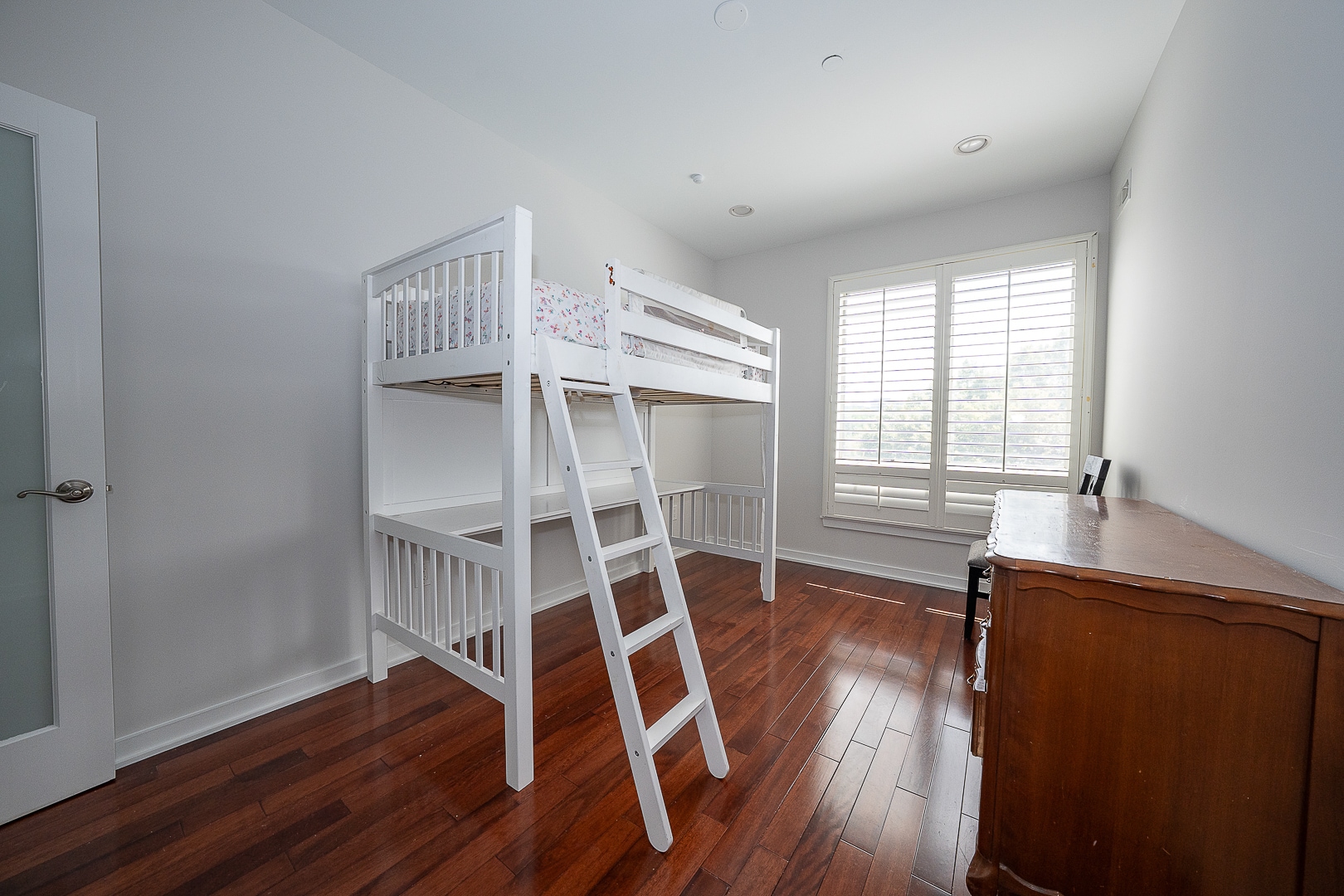 Building Photo - 601 Poplar St