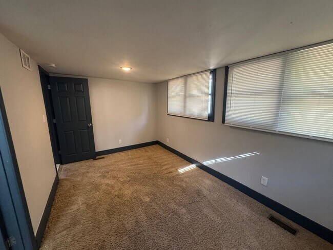 Building Photo - 19234-19235 Five Pts St