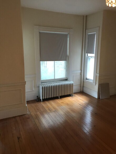 Building Photo - 381 Harvard St
