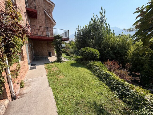 Building Photo - 479 S Palisade Dr