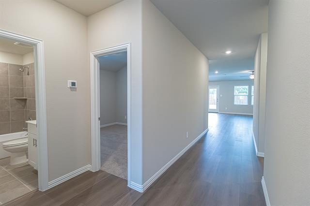 Building Photo - 2210 Gustavus Dr