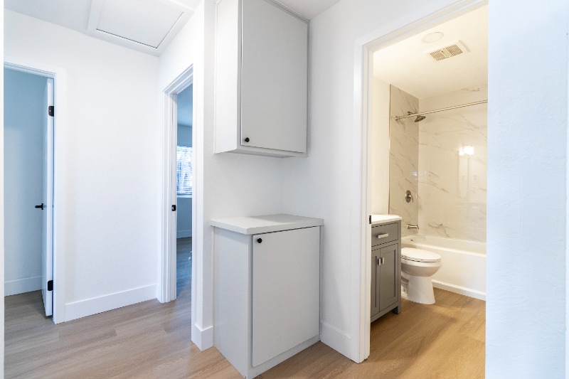 Building Photo - 10766 Parkdale Ave