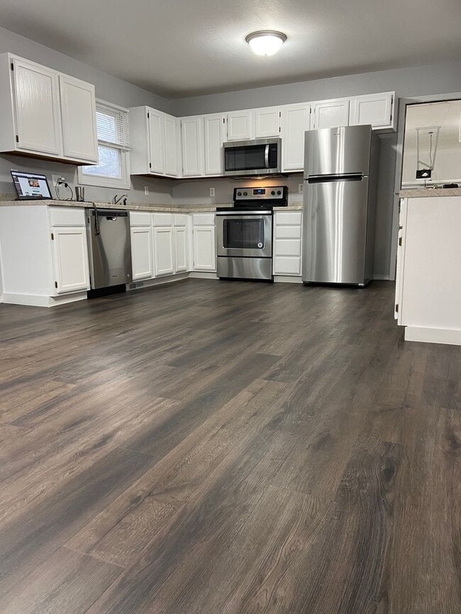 Building Photo - Single Family Home in Branson