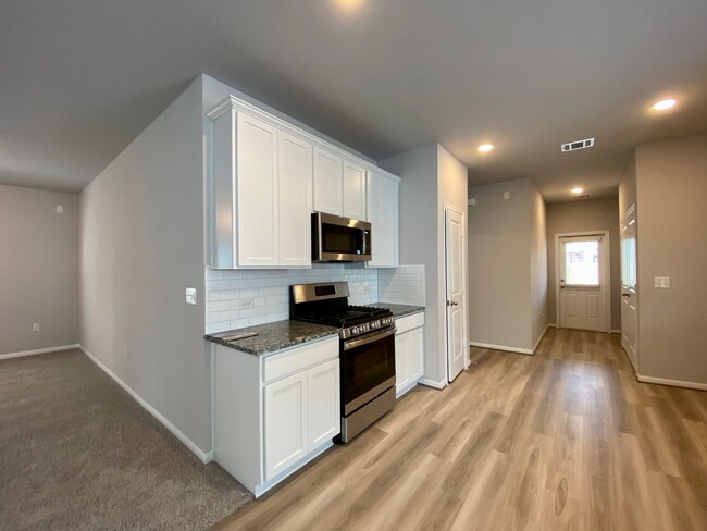 Building Photo - Stylish Comfort Awaits! Brand New 3-Bed Ho...