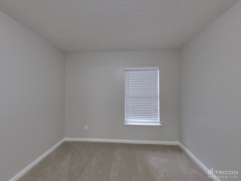 Building Photo - 2268 Eisner Dr