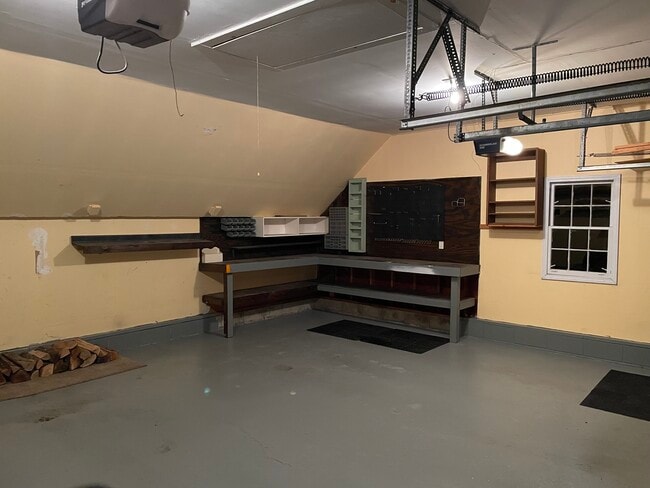 Building Photo - 35 Hastings Ave