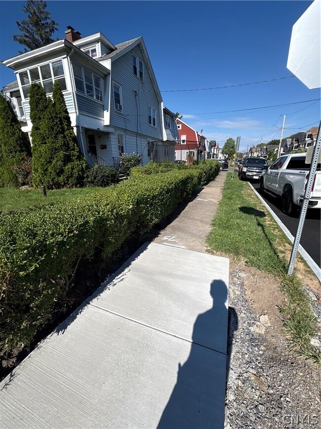 Building Photo - 2131 James St