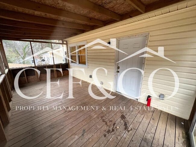 Building Photo - Beautiful 4 bedroom brick ranch now available!